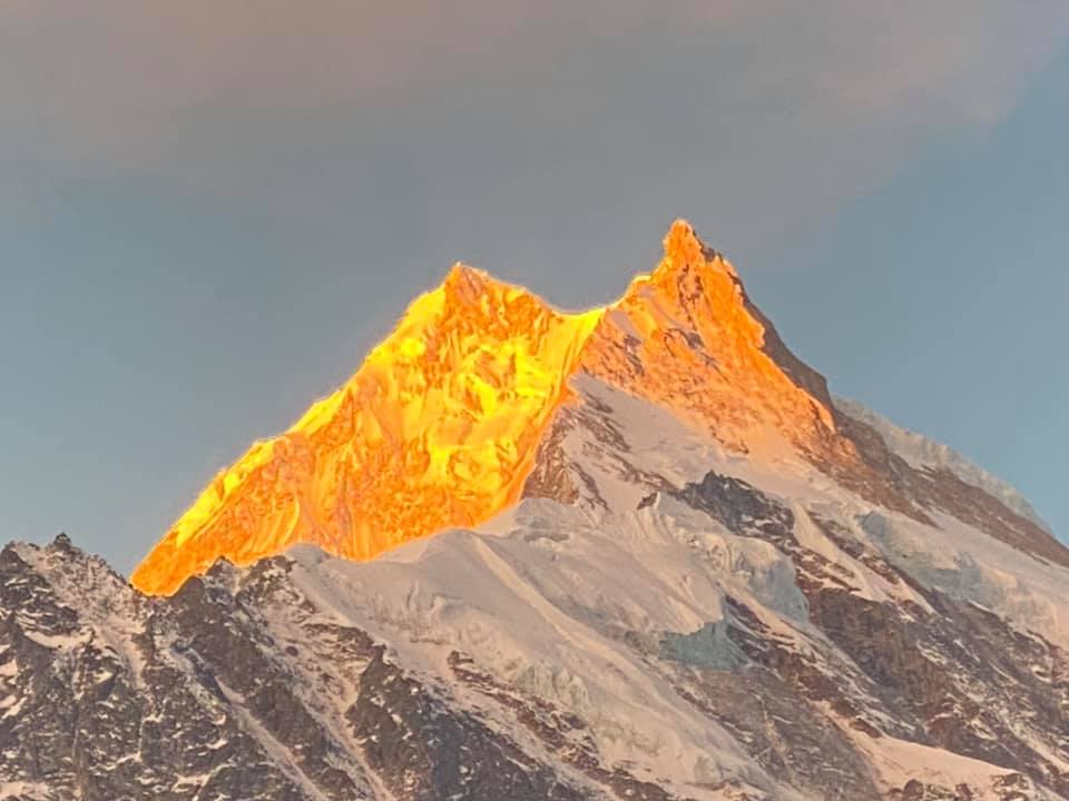 मनास्लु हिमालको आधार शिविरमा आज पुनः हिमपहिरो जाँदा एकजनाको मृत्यु