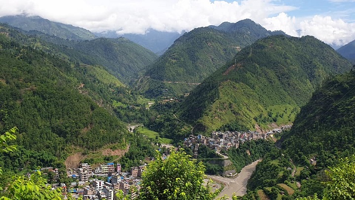 टिकटक बनाउने क्रममा खोलाले बगाएर किशोरीको ज्यान गयो