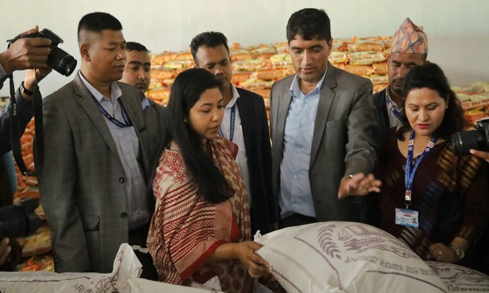 बजार अनुगमनमा अखाद्य सामग्री भेटिएपछि…