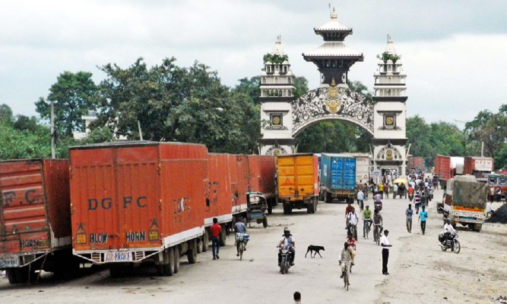 रक्सौल–वीरगञ्ज नाकाबाट कच्चा पदार्थ निर्यातमा रोक लगाउँदै