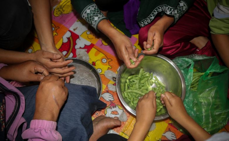 चाडपर्व : अरुलाई रमाइलो, महिलालाई कामको बोझ