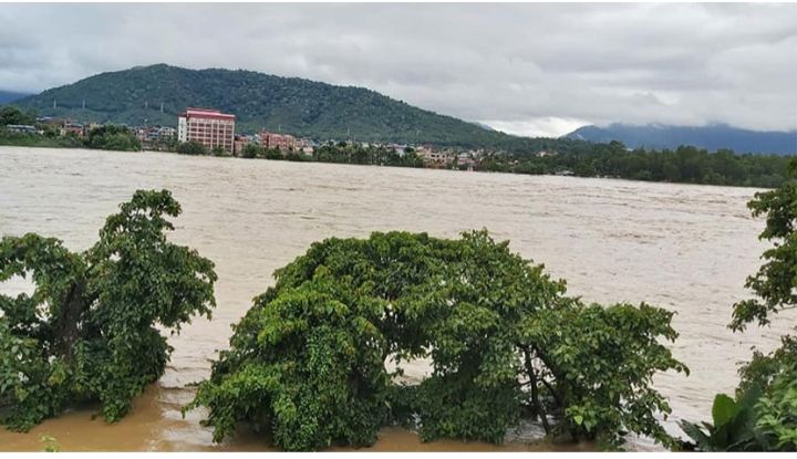 नवलपरासीको ​विनयी त्रिवेणीमा ७० घर डुबानमा, दुई सय हेक्टर धान बाली नष्ट
