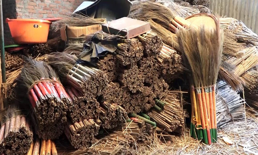 तिहार नजिकिएसँगै कुचोको माग बढ्यो