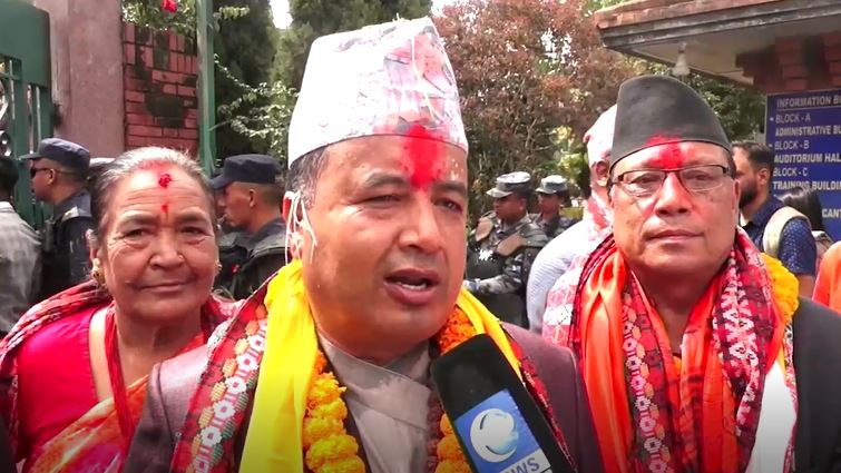 भक्तपुर क्षेत्र नं २ बाट महेश बस्नेतको उम्मेदवारी दर्ता