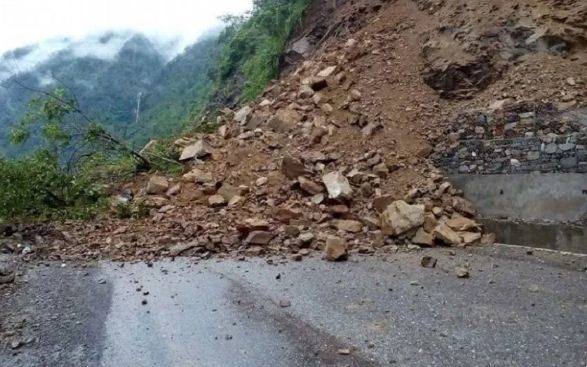 पहिरो पन्छाउने काम तीव्र गतिमा