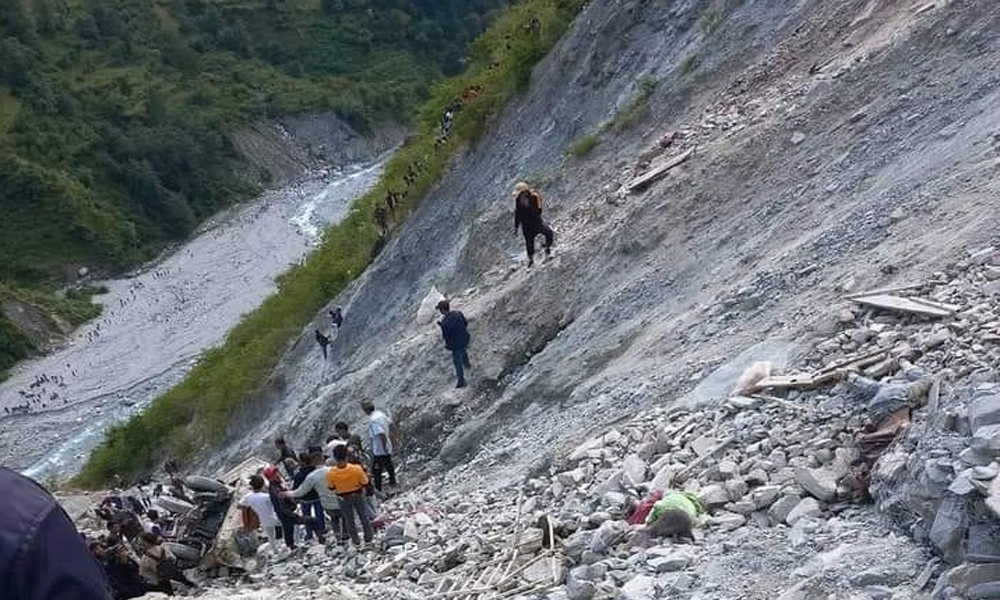बझाङमा जीप दुर्घटना : ७ जनाको ज्यान गयो, घाइते धेरैको अवस्था चिन्ताजनक
