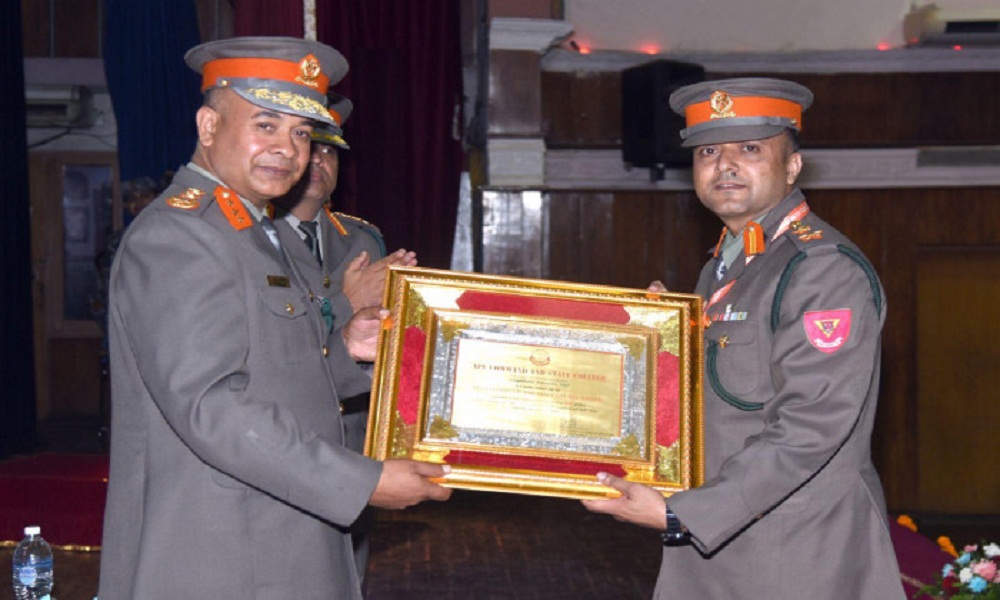 सशस्त्र प्रहरी बलको ‘छैटौँ कमान्ड तथा स्टाफ कोर्ष’ मा डीएसपी सुरेश गैरे सर्वोत्कृष्ट