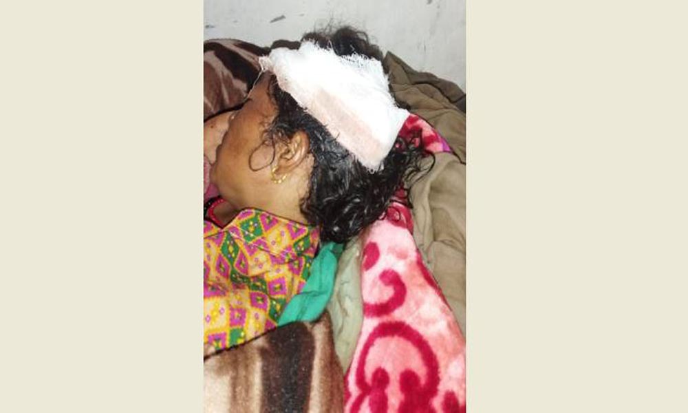 ढुङ्गा लागेर गम्भीर घाइते महिला वडा सदस्यको हेलिकोप्टरबाट उद्धार
