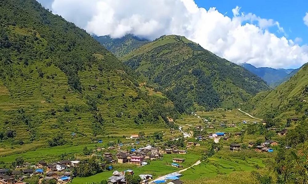 मतदाता भन्छन्– ‘नमस्कार र आश्वासनले तिर्खा मेटिँदैन’