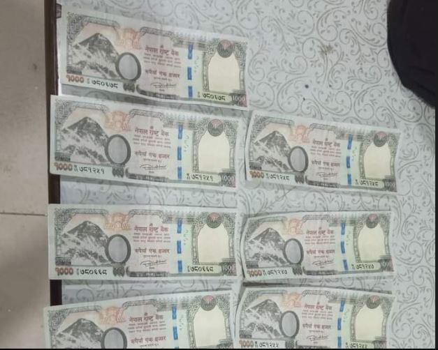 नक्कली नोटसहित एक जना भारतीय पक्राउ