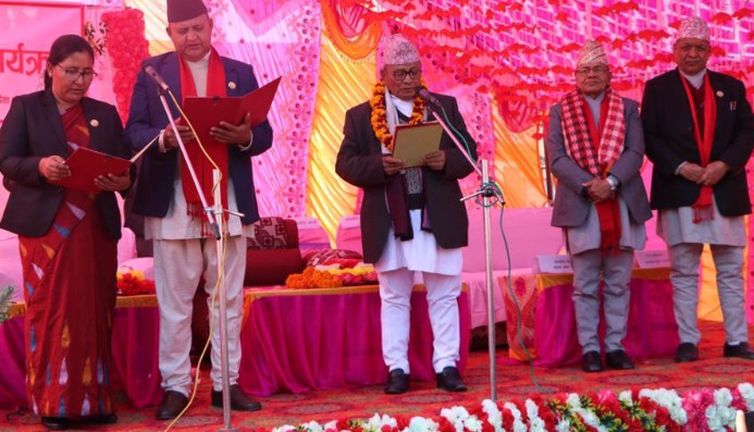 लुम्बिनी प्रदेशमा मुख्यमन्त्री लिला गिरीसँगै दुई मन्त्रीले लिए शपथ