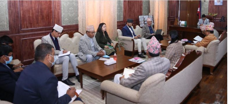 राष्ट्रपति र उपराष्ट्रपति निर्वाचन प्रक्रिया अगाडि बढाउन आयोगलाई प्रधानमन्त्रीको आग्रह