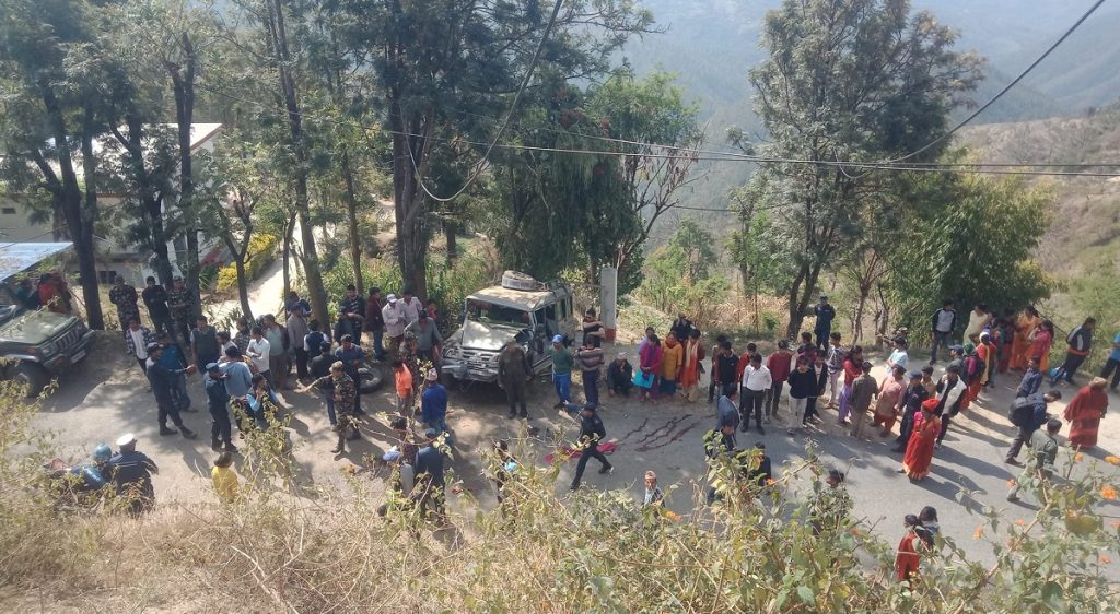 डोटीमा जिप र मोटरसाइकल ठोक्किएर दुर्घटना