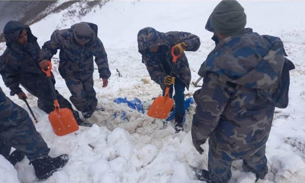 हिमपहिरोमा निधन भएकाको शव भारतीय सडक प्रयोग गरी खलंगा ल्याइँदै